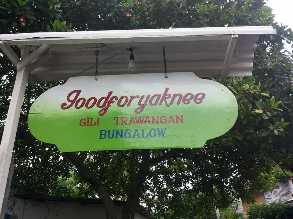 Good For Ya Knee Hostel & Bungalows (Adults Only) ギリ・トラワンガン 部屋 写真