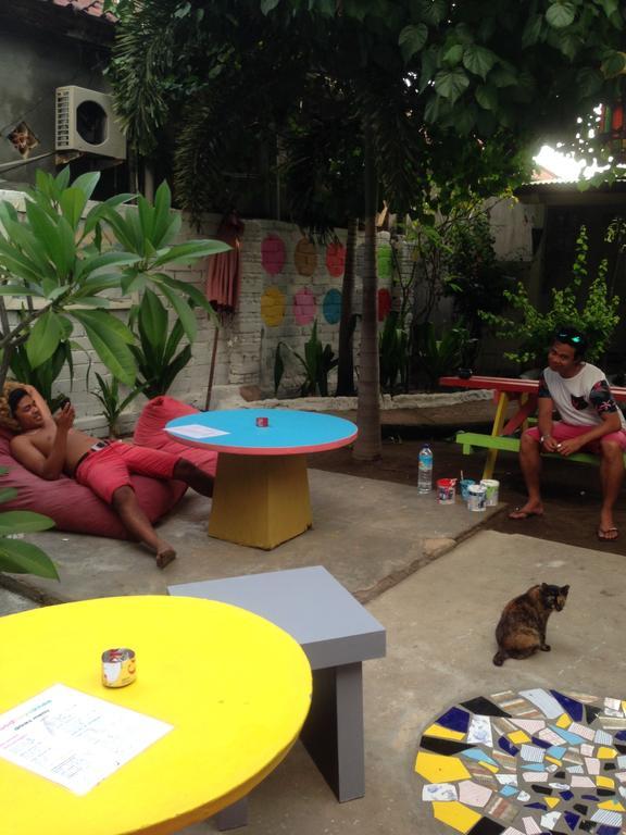 Good For Ya Knee Hostel & Bungalows (Adults Only) ギリ・トラワンガン エクステリア 写真