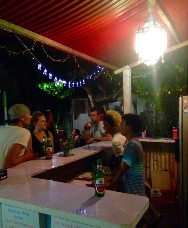 Good For Ya Knee Hostel & Bungalows (Adults Only) ギリ・トラワンガン エクステリア 写真